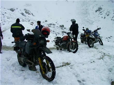 Schneefall am Colle Sommeiller macht die Auffahrt interessant