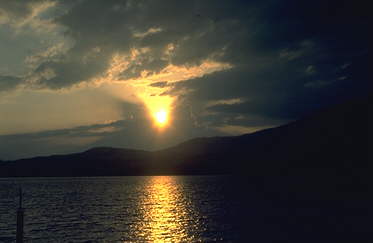 Sonnenuntergang an Alpensee